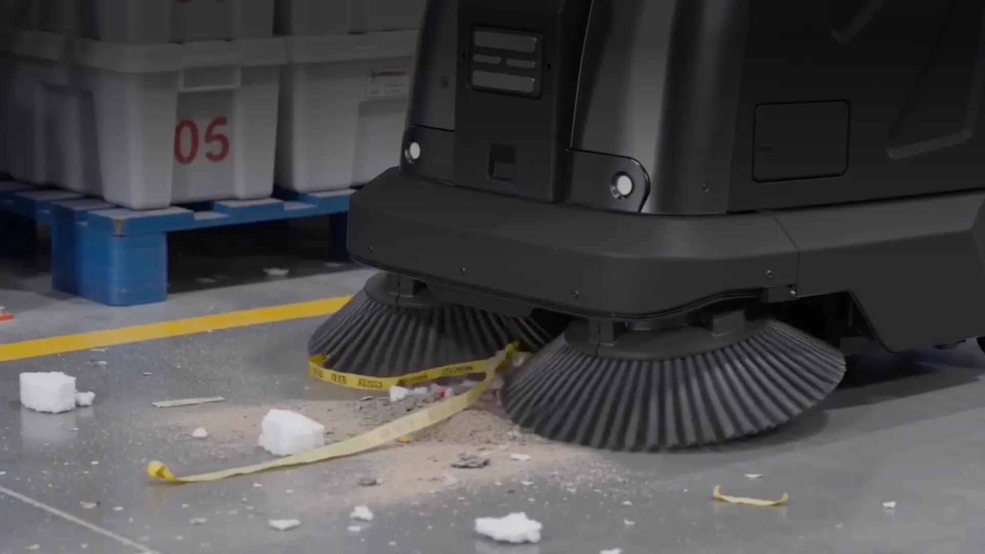 CenoBots S5 odstraňuje různé typy průmyslových nečistot